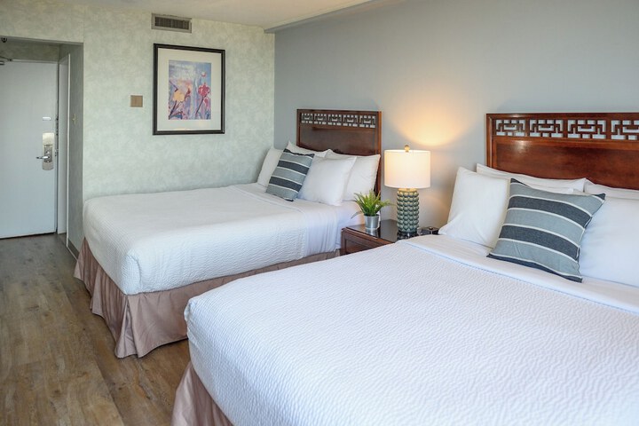 Room 8 of 35
