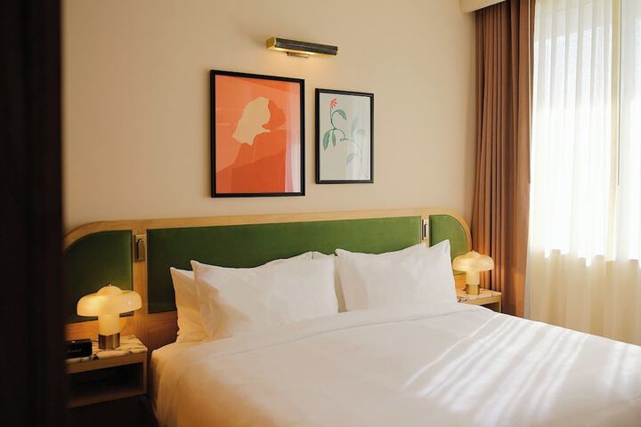 Room 18 of 72