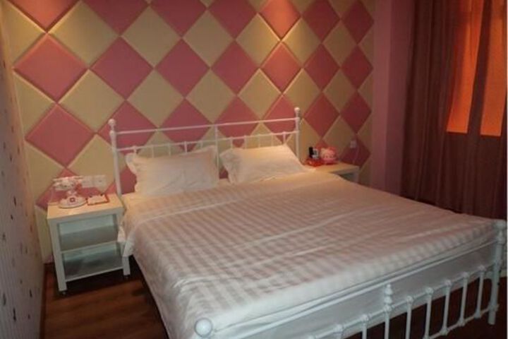 Room 28 of 29