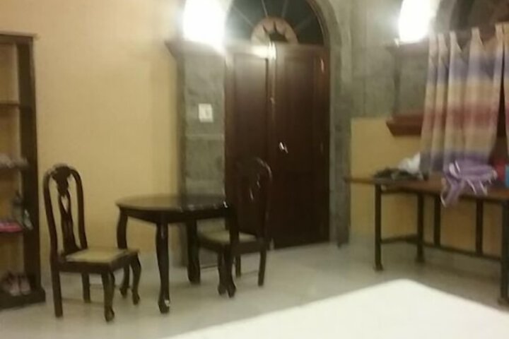 Room 10 of 45