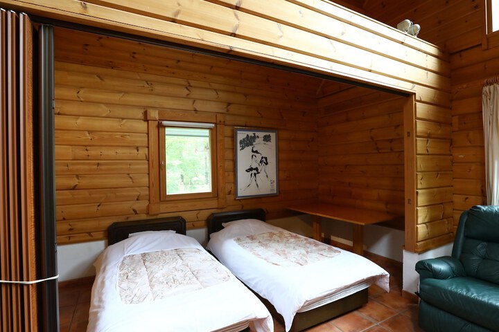 Room 5 of 74