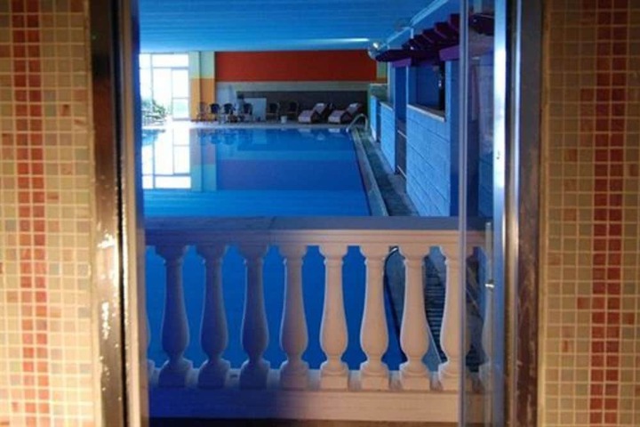 Hotel with Pool