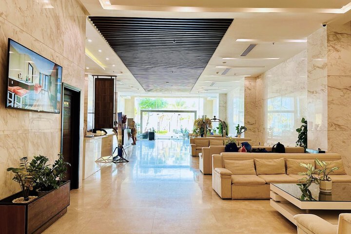 Hotel Interior 6 of 104