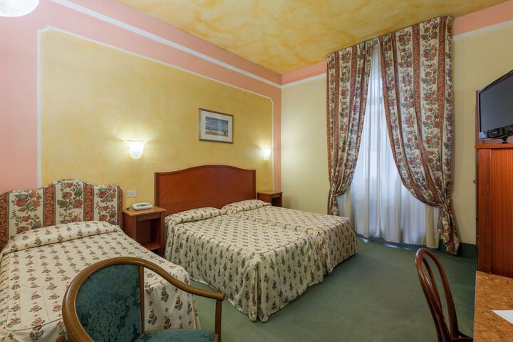 Room 17 of 48