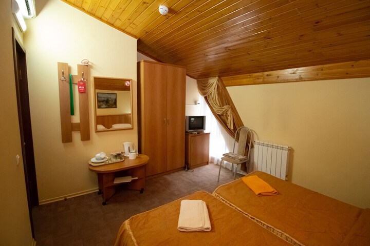 Room 6 of 129