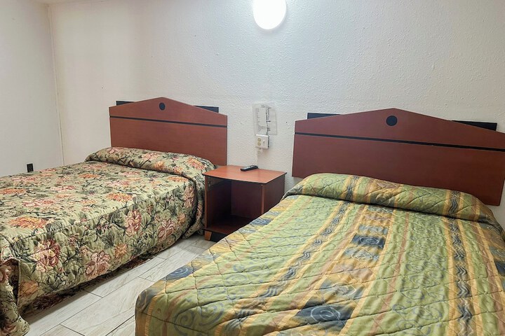 Room 6 of 19