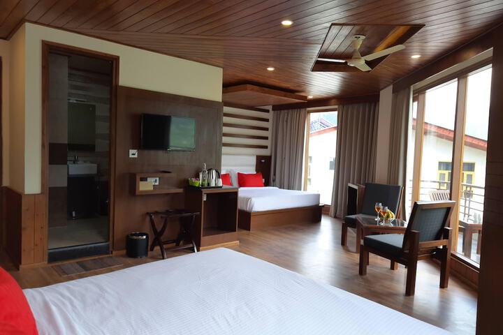 Room 11 of 22