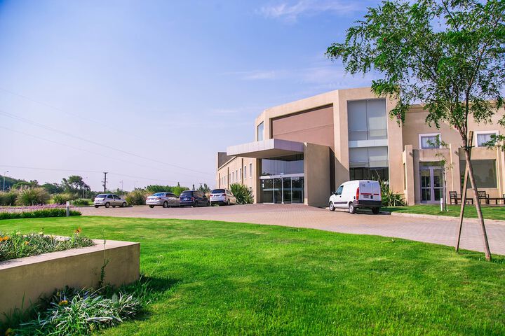 Hotel Exterior 55 of 61