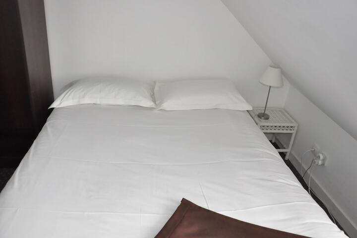 Room 65 of 98