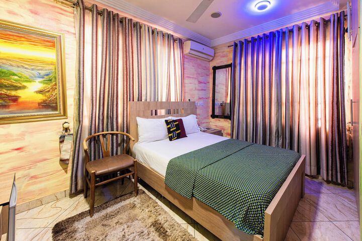 Room 27 of 130