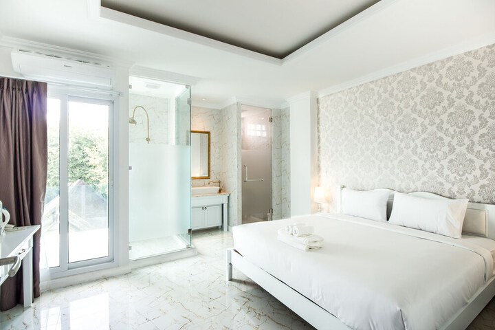 Room 15 of 35