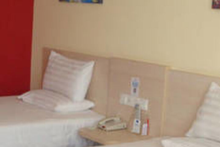 Room 12 of 61