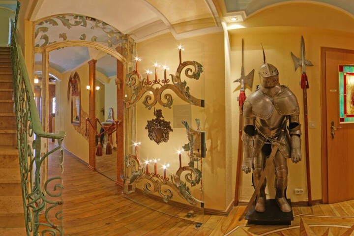 Ballroom/Hall 49 of 57