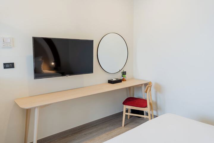 Room 100 of 190