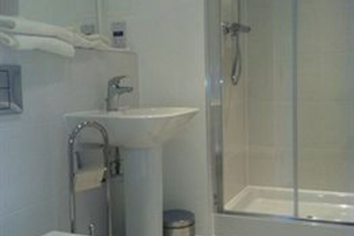 Room 2 of 19