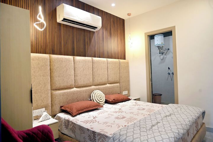 Room 32 of 54