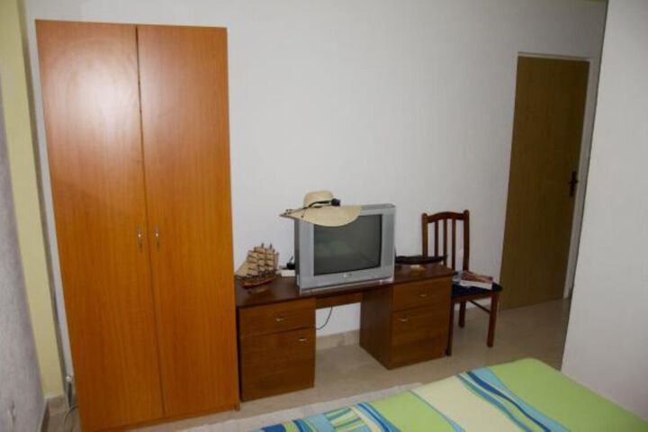 Room 12 of 14