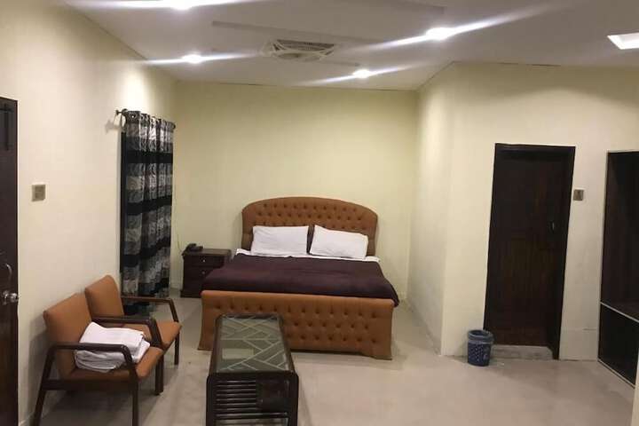 Room 13 of 46