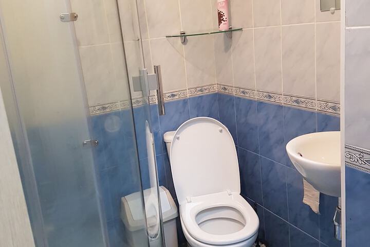 Room 8 of 31
