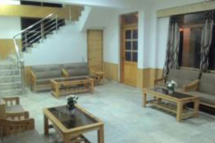 Hotel Varah Manali
