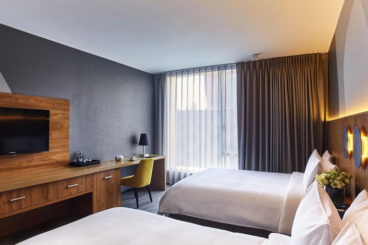 Room 28 of 163