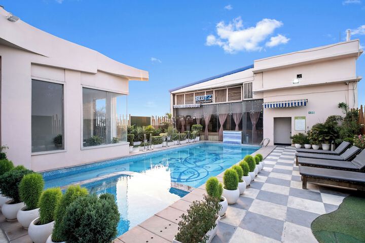 Pool 26 of 61