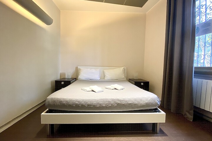 Room 7 of 30