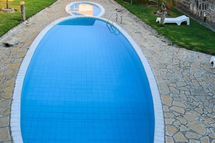 Pool 44 of 76