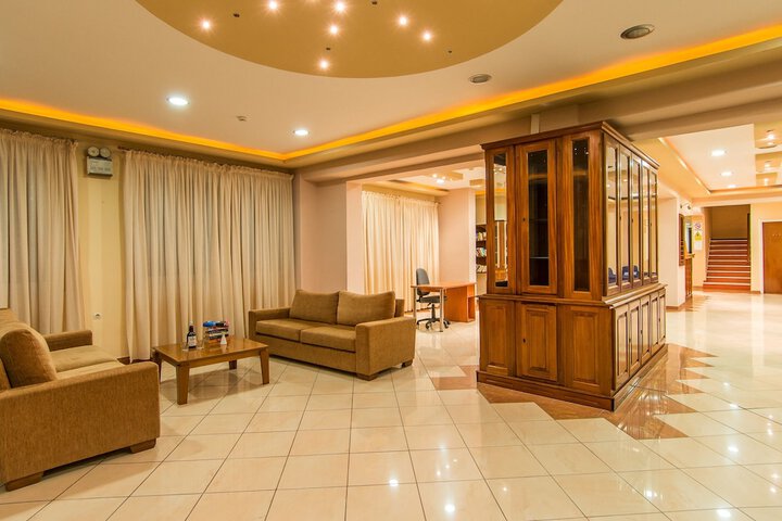Entrance & Lobby