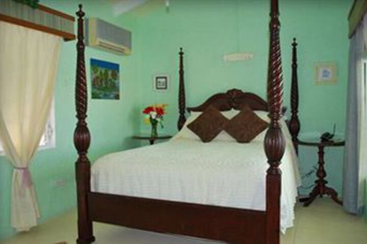 Room 21 of 37