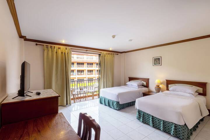 Room 4 of 33