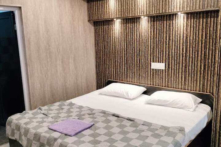 Room 2 of 15