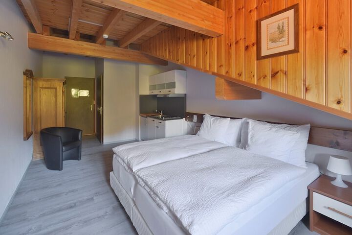 Room 2 of 52