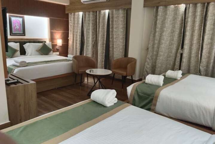 Room 9 of 28