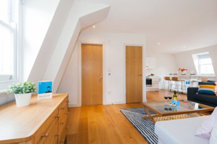 Room 12 of 23