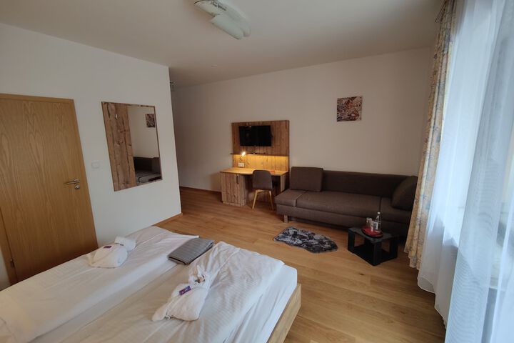 Room 11 of 41