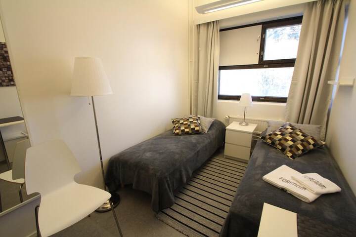 Room 9 of 32