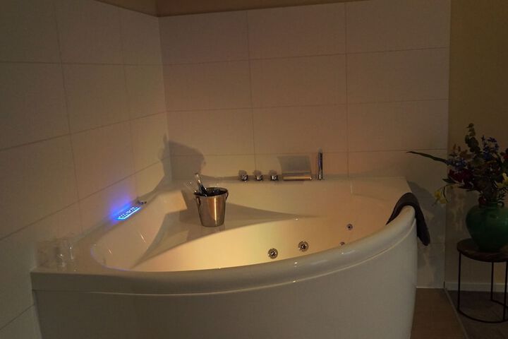 Hot Tub 35 of 50