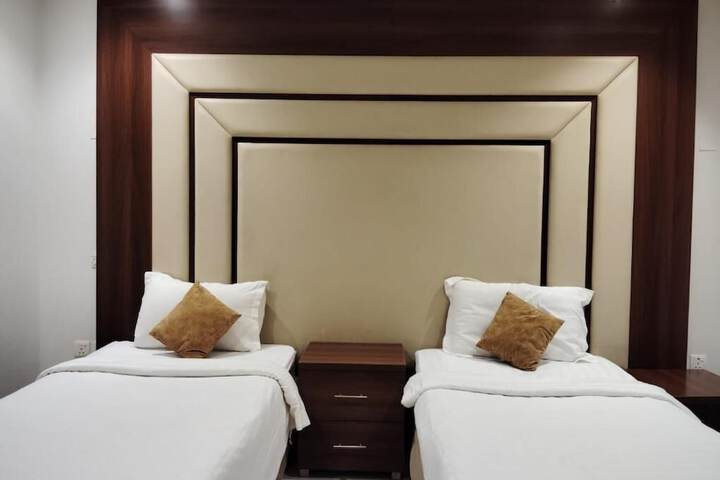 Room 21 of 25