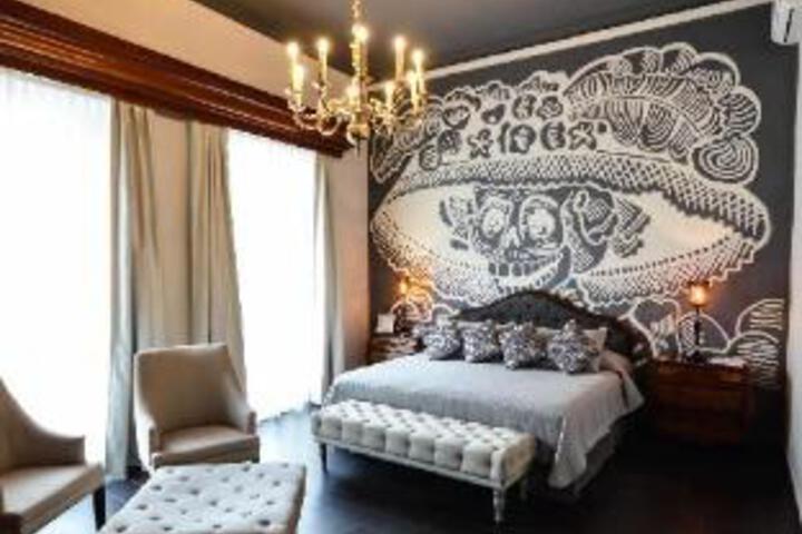 Room 14 of 66