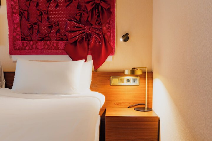 Room 76 of 239