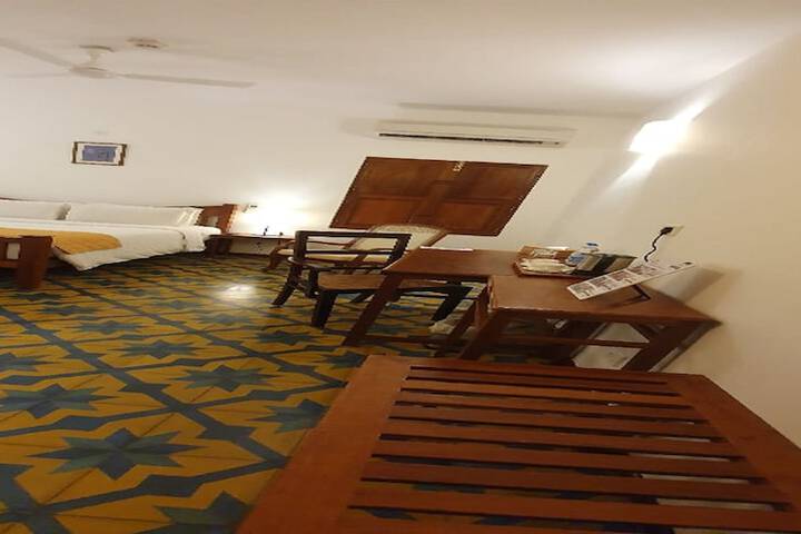 Room 8 of 20