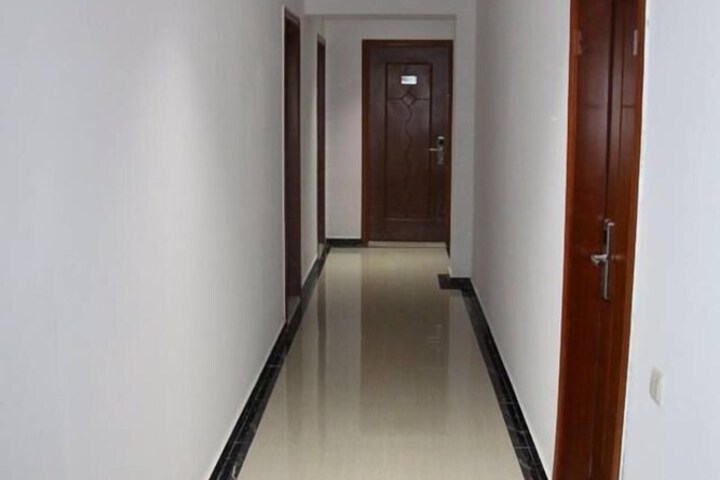 Ballroom/Hall 26 of 31