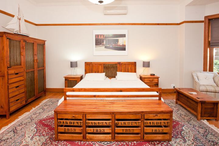 Room 6 of 48