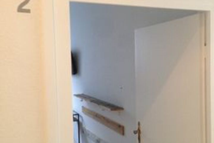 Room 11 of 34