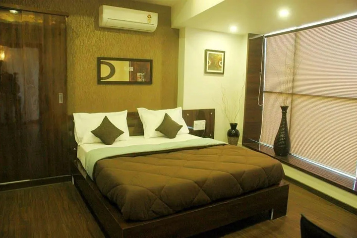 Room 3 of 5