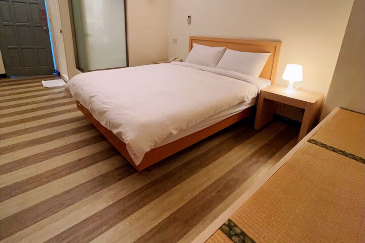 Room 22 of 53