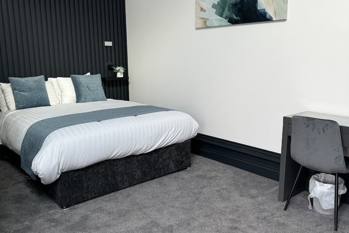 Room 14 of 28