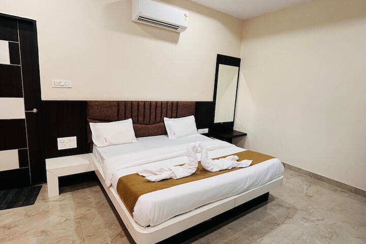 Room 10 of 21