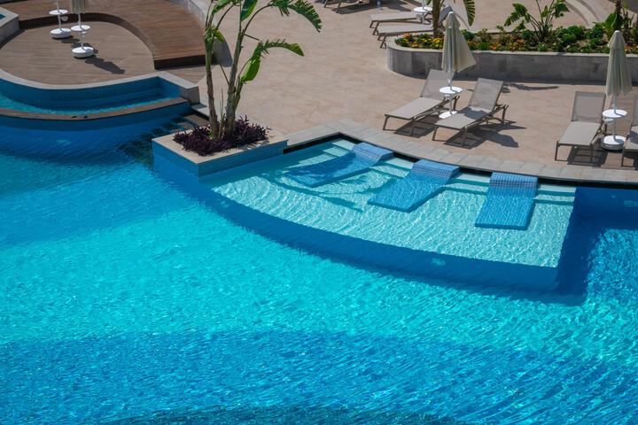 Pool 103 of 115